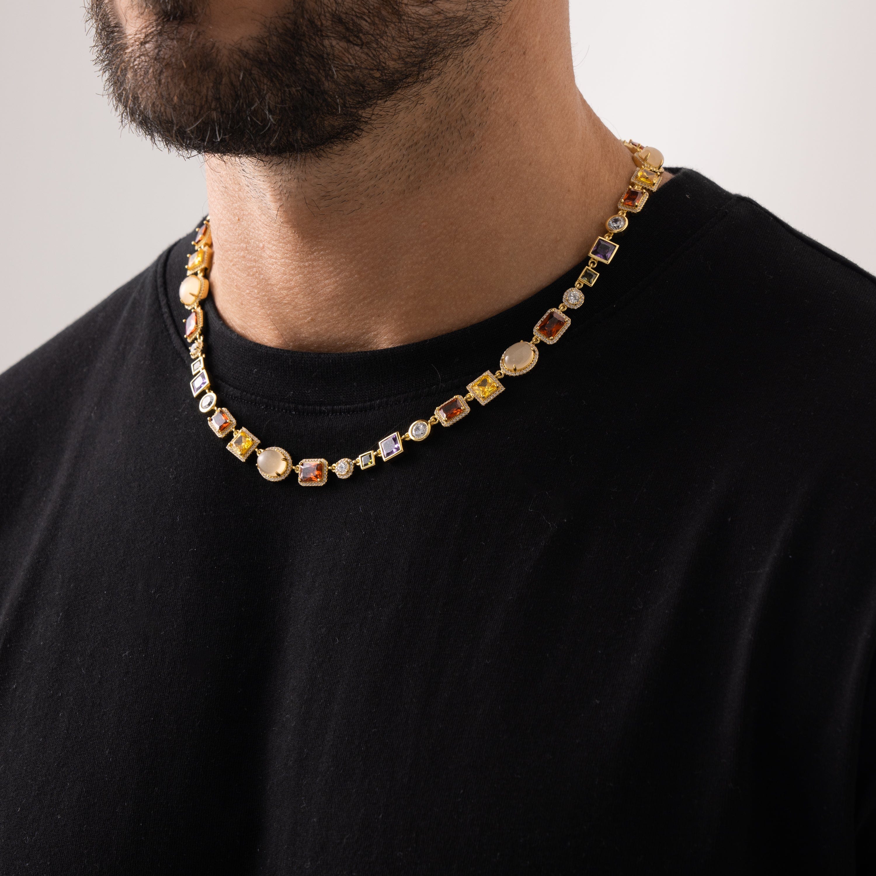 Collar de piedras preciosas (oro)