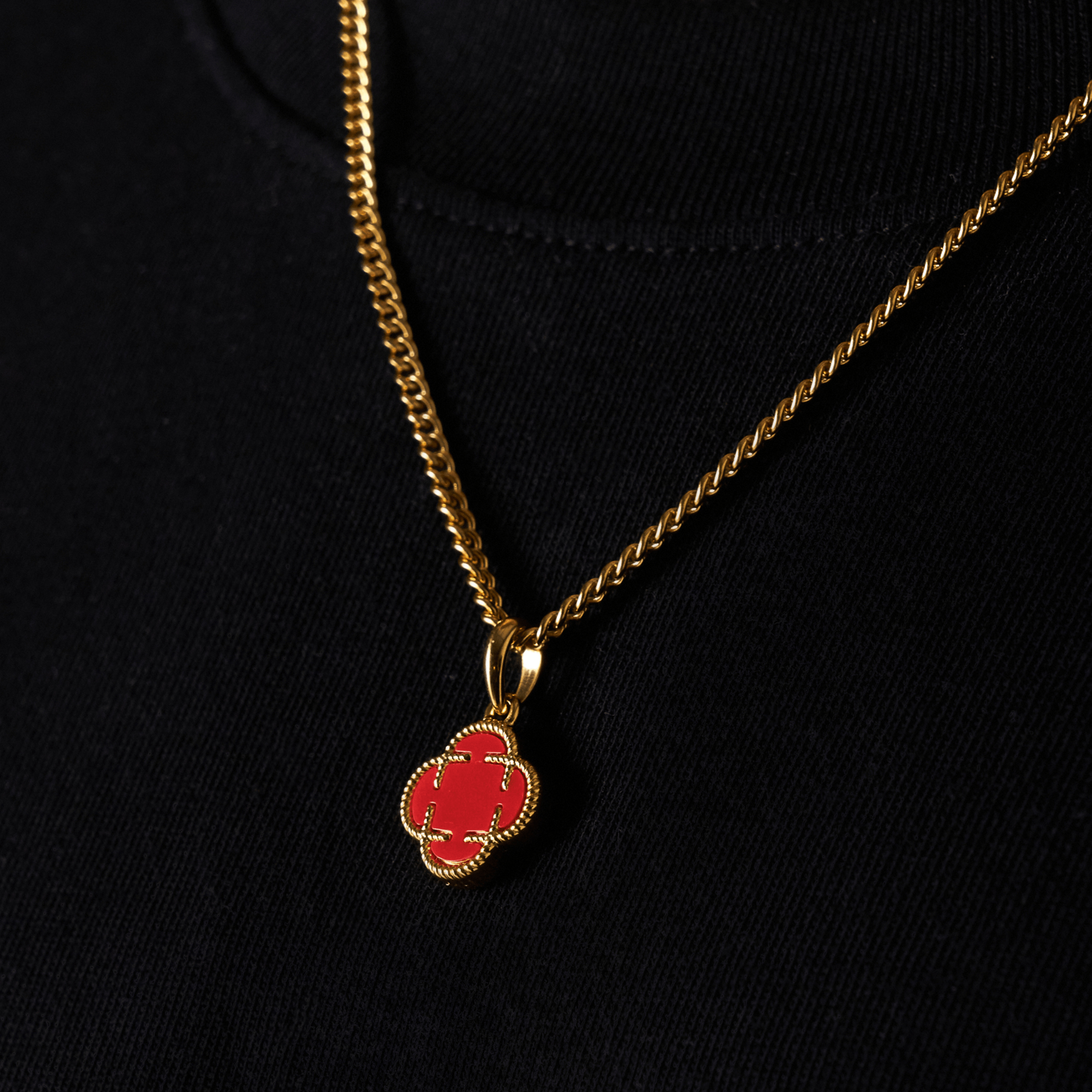 Light Red Clover Stone Pendant (Gold)