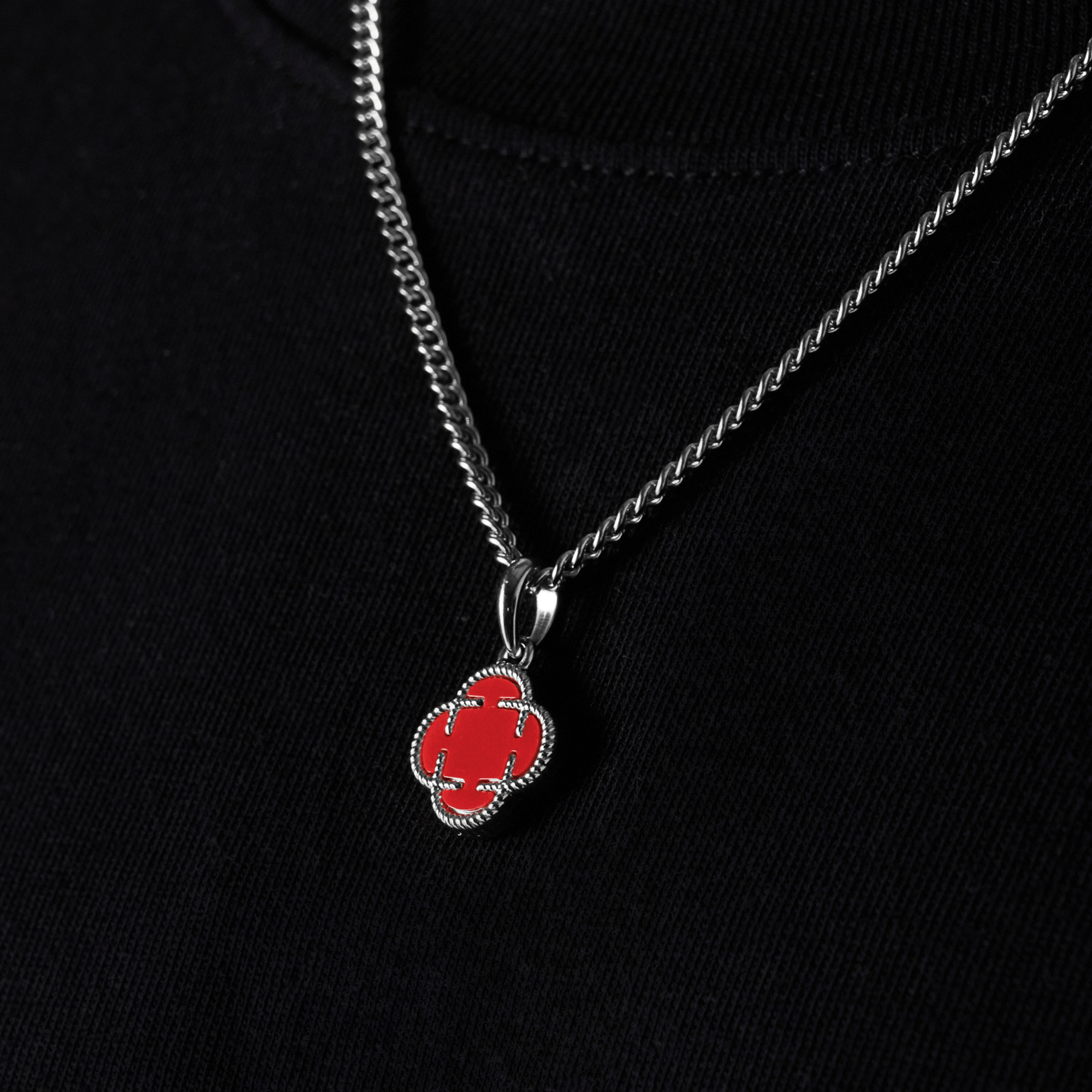 Light Red Clover Stone Pendant (Silver)