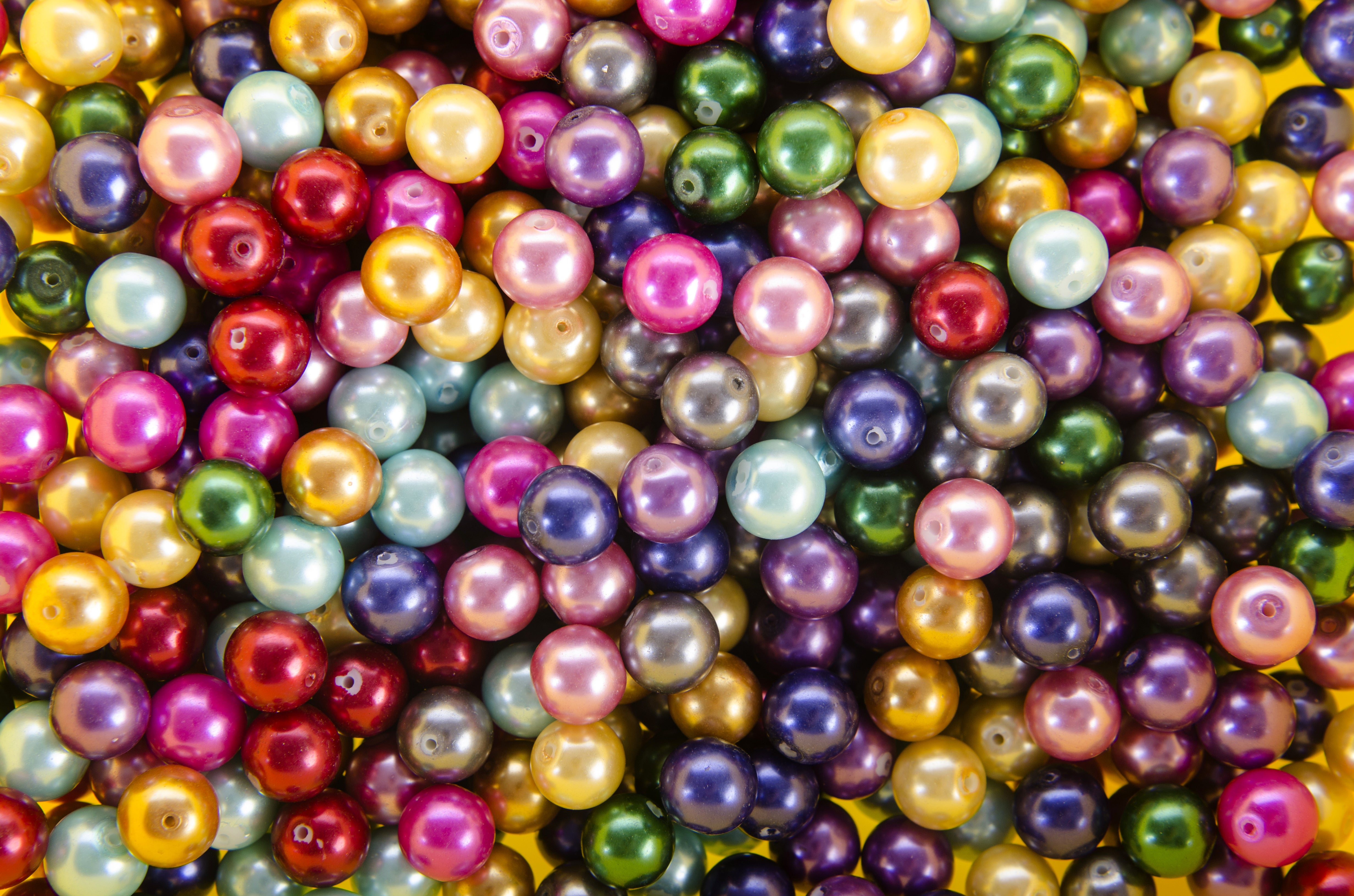 Colored pearls store