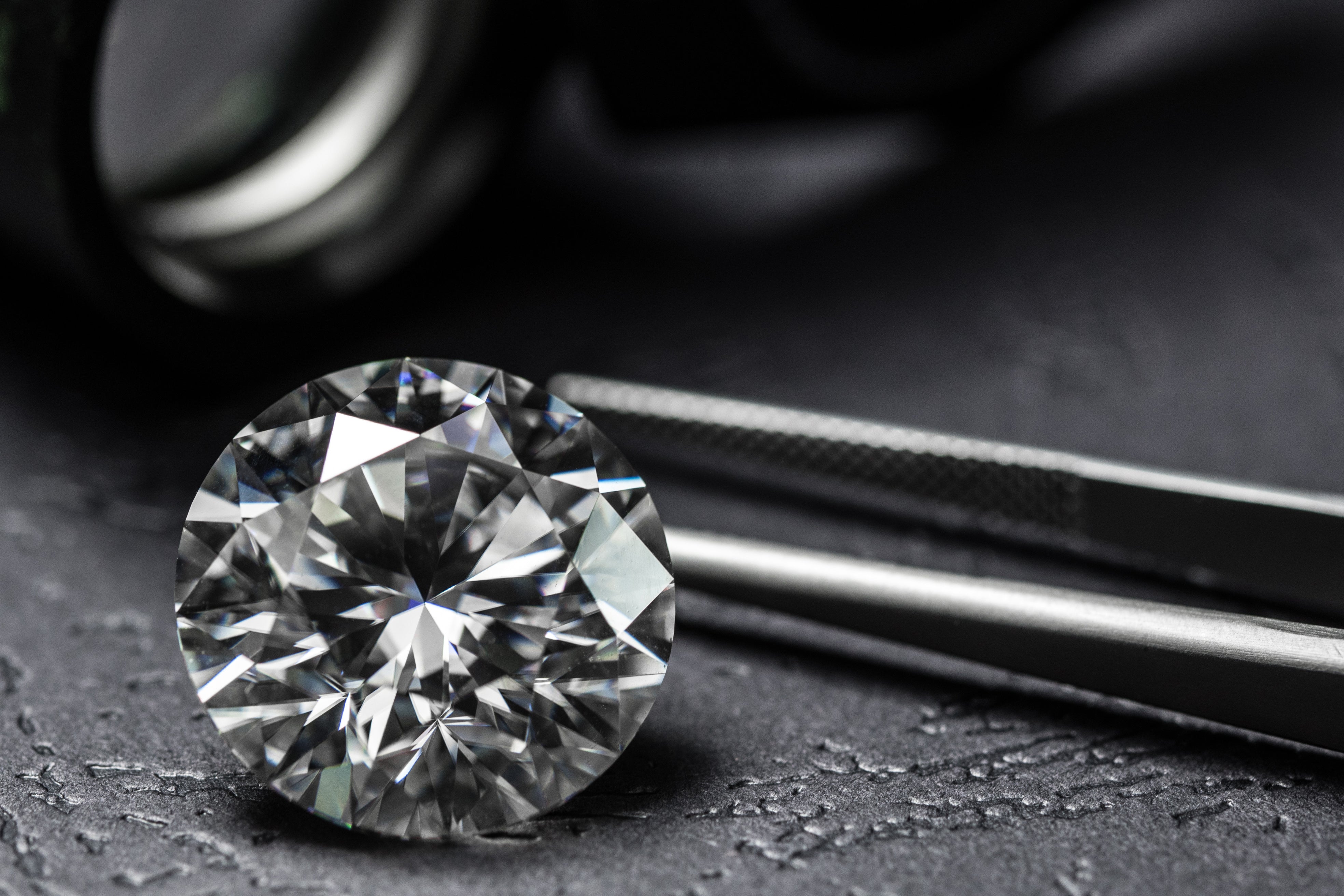 Diamond vs. Moissanite: Understanding the Difference