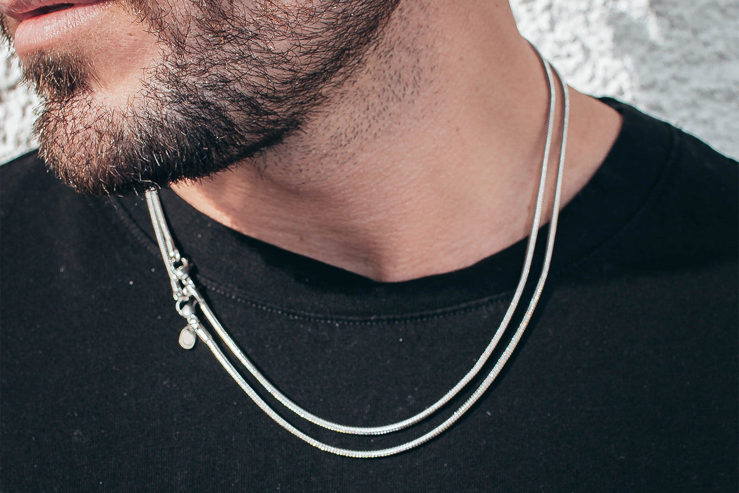 What Is a Toggle Necklace and How Do You Wear It?