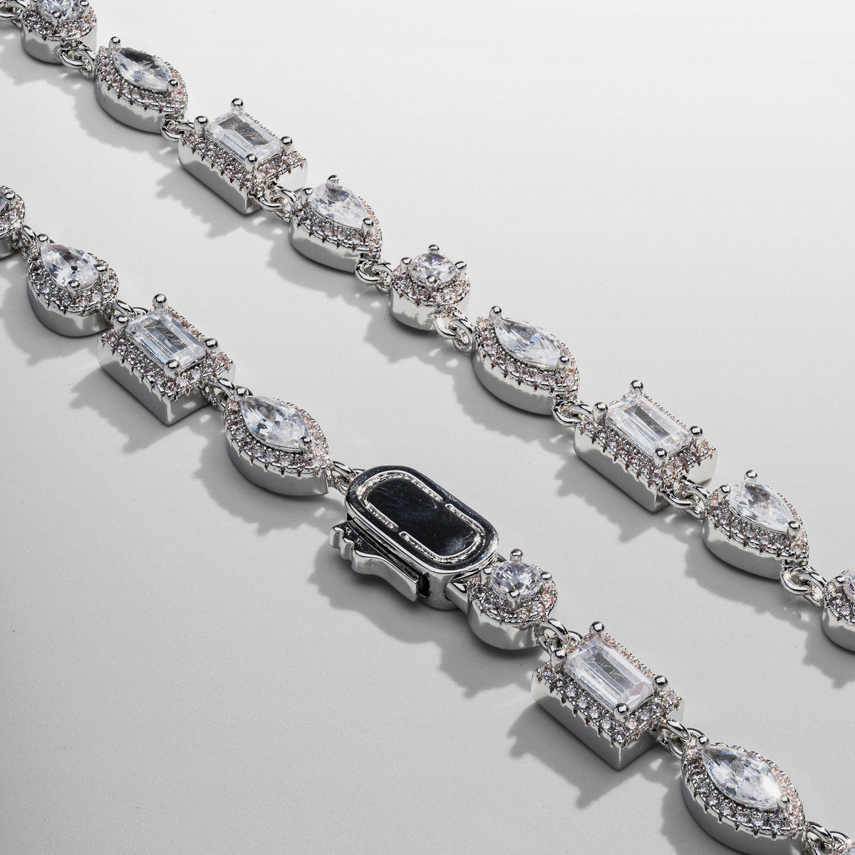 Collar de eslabones en racimo mixto (plata)