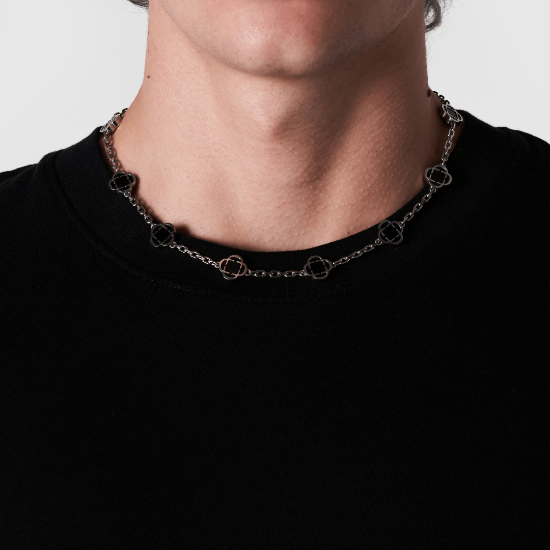 Onyx Clover Stone Necklace (Silver)