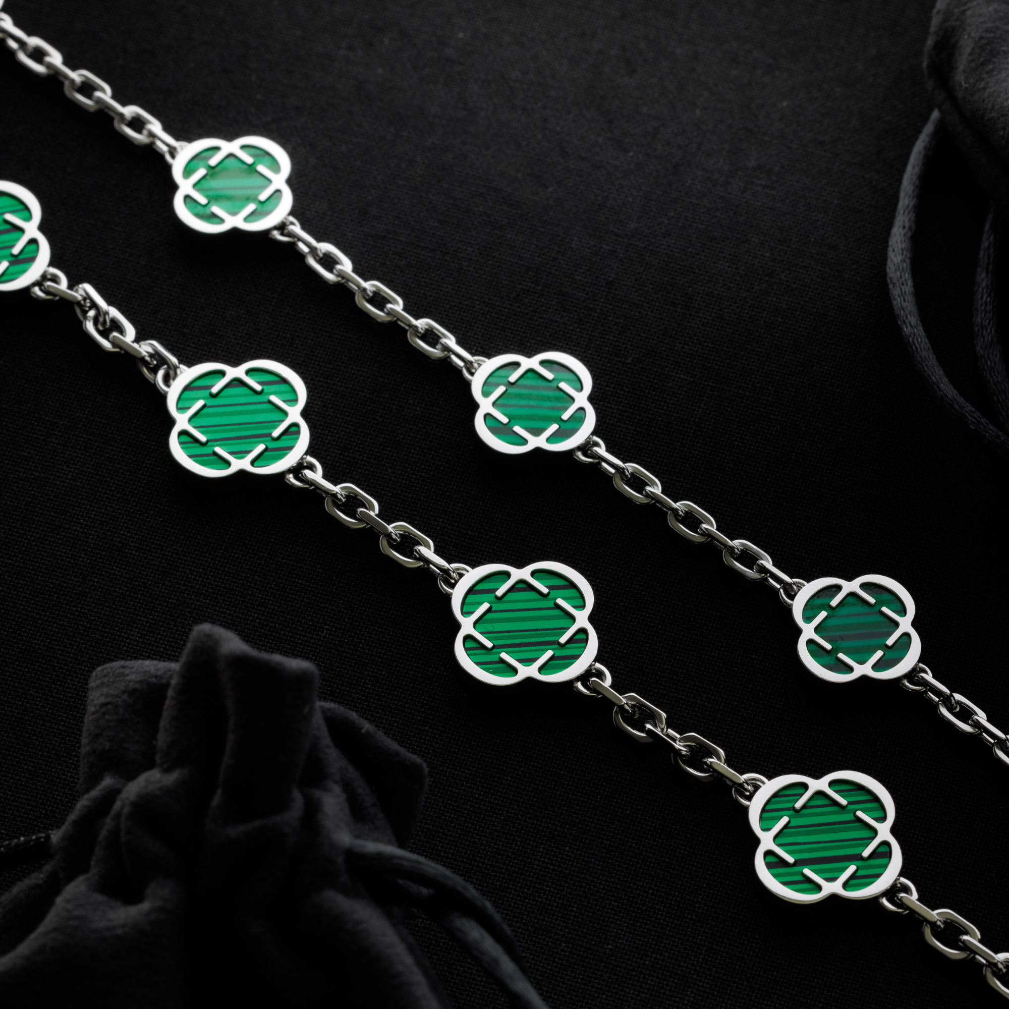 Malachite Clover Stone Necklace (Silver)