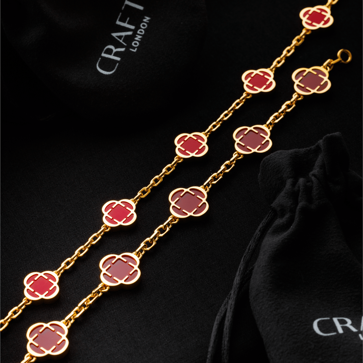 Light Red Clover Stone Necklace (Gold)