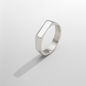 Anillo con sello rectangular (plata)