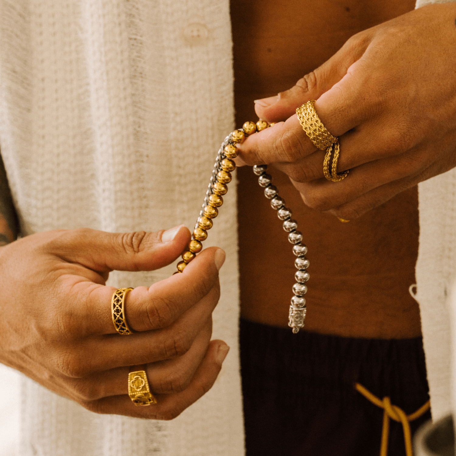 Pulsera de bolas cromadas (doradas)