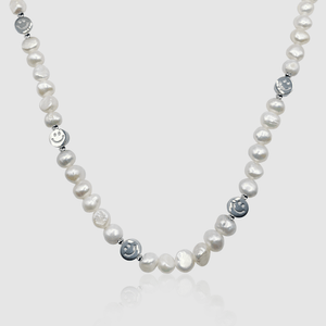 Collar de perlas reales Smiley (plata)