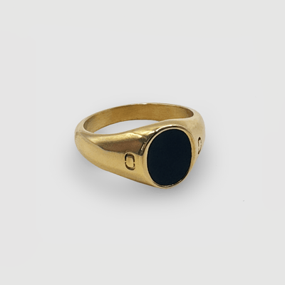 Onyx Oval Stone Signet Ring (Gold)