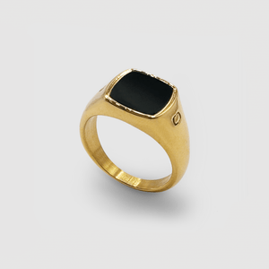 Anillo con sello de piedra cuadrada de ónix (oro) 
